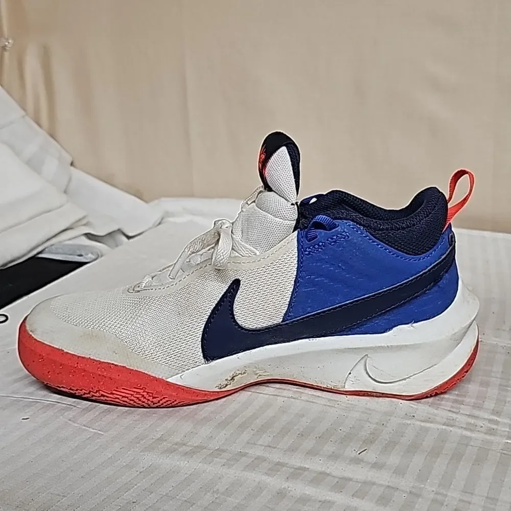 NIKE TEAM HUSTLE YOUTH SNEAKERS BFPM-08-275